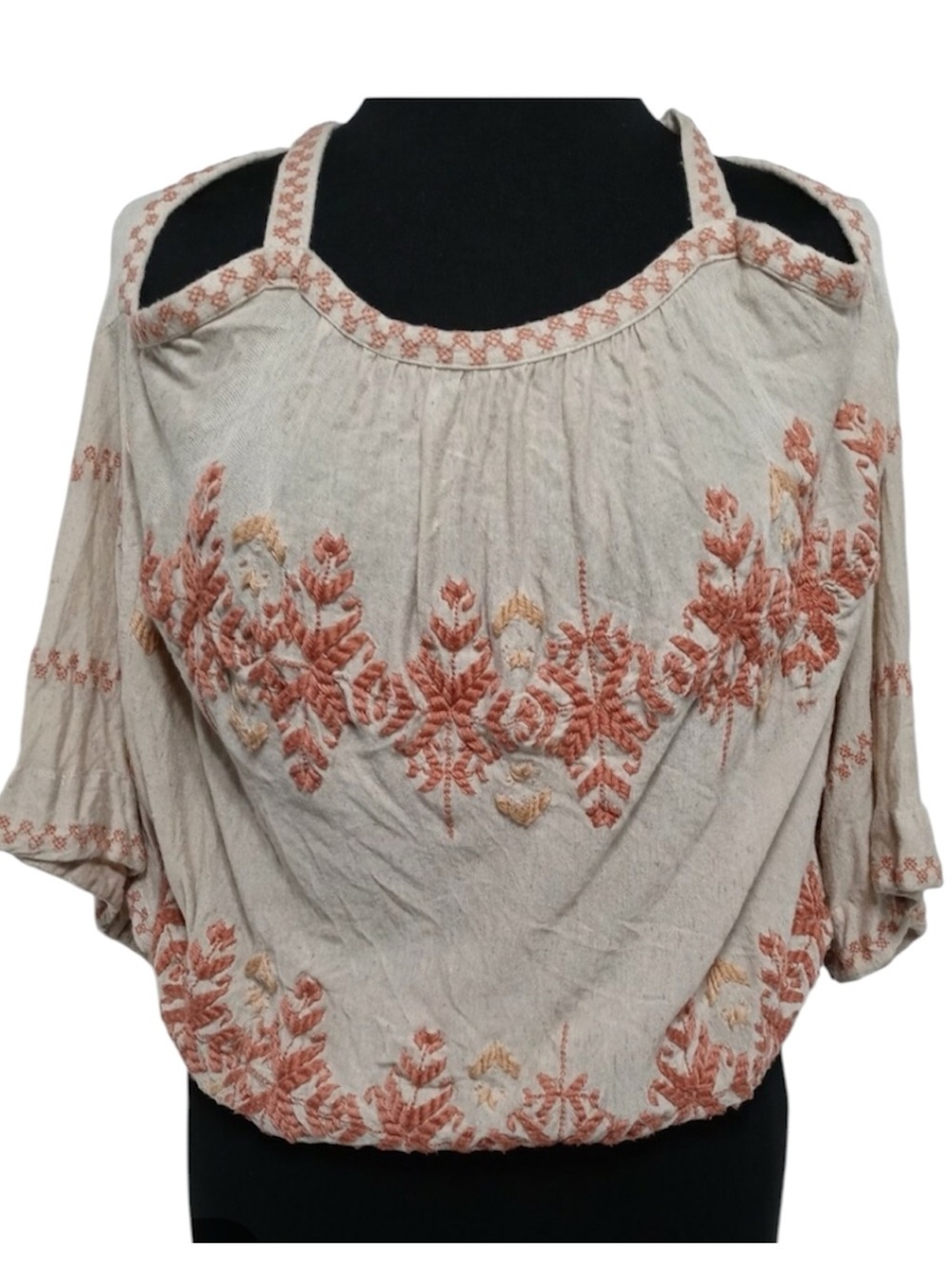 Free People Cream Cold Shoulder Embroidered Top W tercotaAccent W wear fair cond